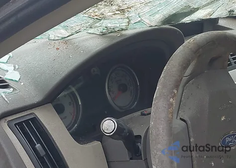 2010 Ford Focus S z USA, uszkodzony, nr VIN 1FAHP3EN9AW189594